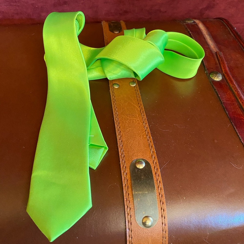 🔥5 for $20 - Nice flashy tie